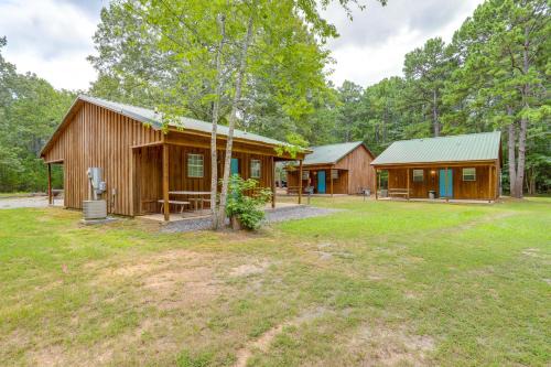 Heber Springs House | Family-Friendly Cabin with Covered Patio Near Heber Springs Lake