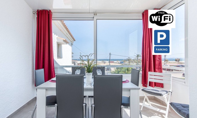 Empuriabrava Apartment | Beachfront Bahia Apartment with WiFi & Ocean View