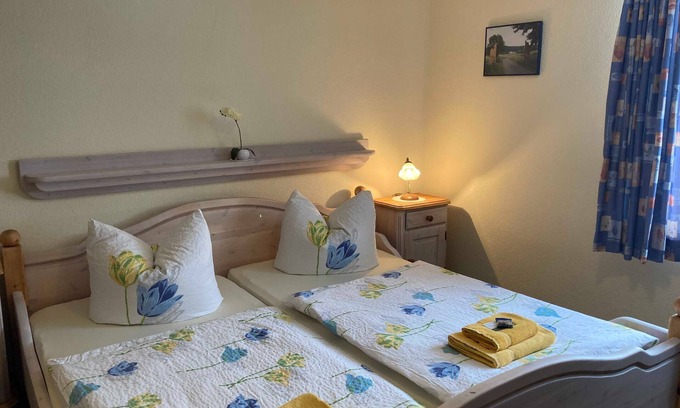 Harbshausen Apartment | Discover Bauernhofpension Büchsenschütz: Family-Friendly Stay
