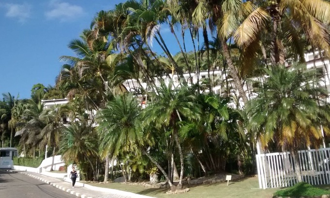 Toninhas Apartment | Oceanfront 1 Bedroom Apartment for Family Getaways