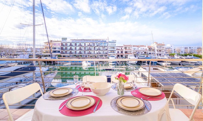 Empuriabrava Apartment | Experience Port Salins Apartment with Scenic Canal View