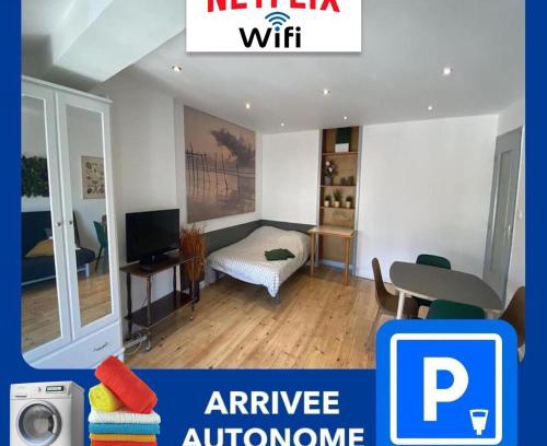 Cret de Roc Apartment | Chic & Cozy F1: Central Location with WiFi and Netflix