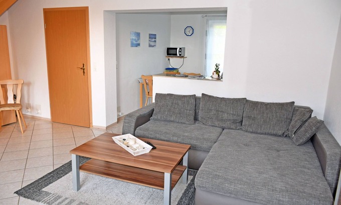 Sehlen Apartment | Family-Friendly Holiday Apartment Sehlen with Ocean View