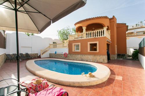 El Tosalet Villa | Villa Maracuya: Family-Friendly Retreat with Pool Access
