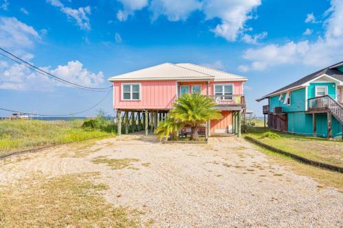 Silver Cay House | Island Time: Family-Friendly Retreat with Pool & Kitchen