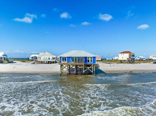 Dauphin Island House | Experience 040 Oceanside: Family-Friendly with Pool Access
