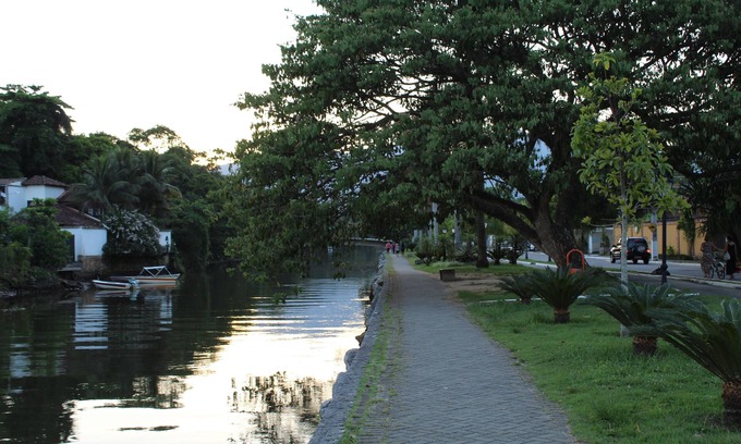 Cabore House | Ideal Getaway: 5 Minutes to History Center with Pool