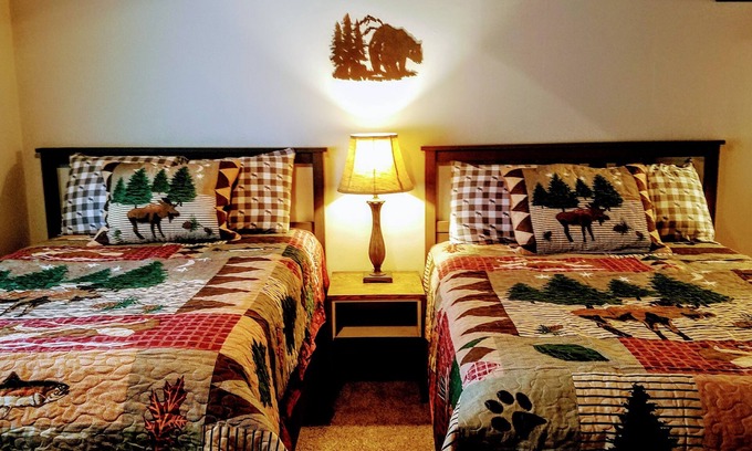 Tahoe Island Cabin | Pet-Friendly Studio at Tahoe Tamarack with Family Amenities