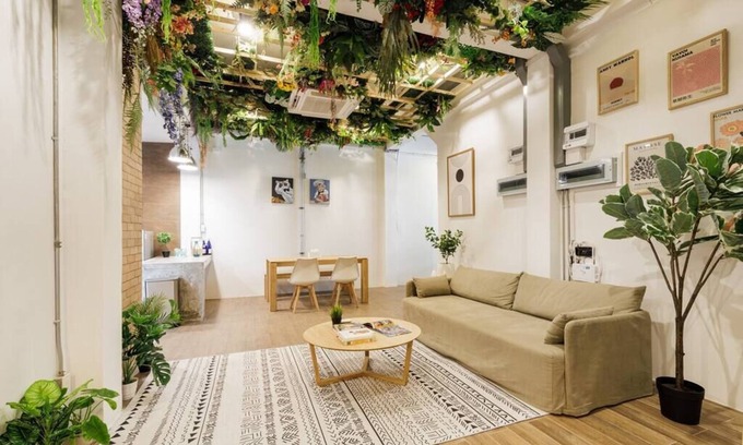 Ratchadaphisek Apartment | Discover Wabisabi: Family-Friendly Haven in Bangkok