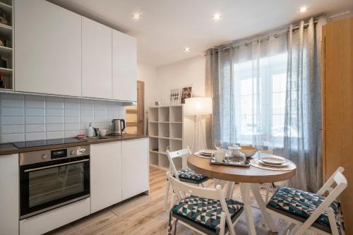Kamienna Gora Apartment | Pet-Friendly Gdynia Centrum Apartment for 4 - Rated 9/10