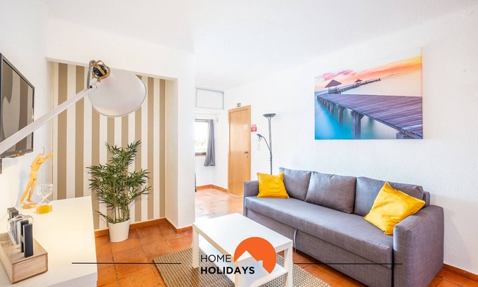 Montechoro Apartment | Newtown Retreat with Pool & High-Speed WiFi, Rated 10/10