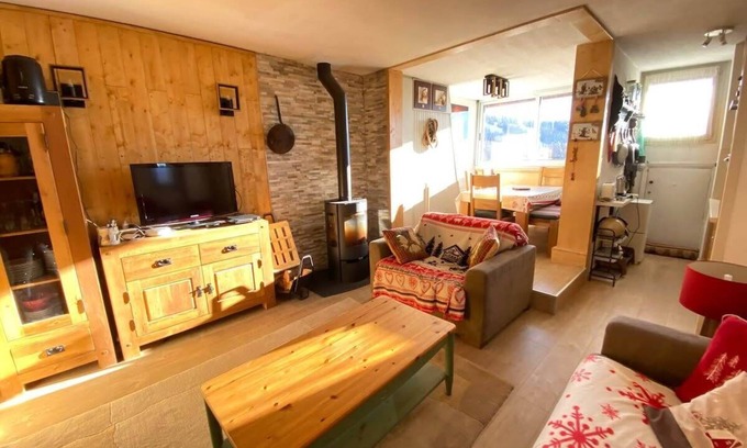 Guillaumes Apartment | Cozy 4-Person Apartment Near Valberg Ski Station