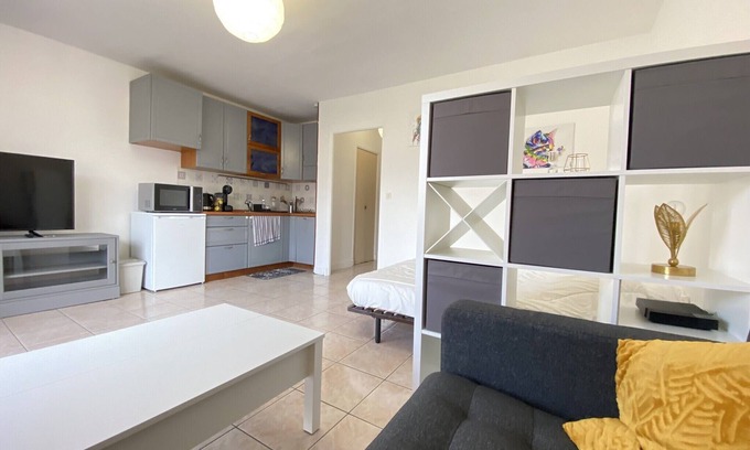 Roquebrune-Cap-Martin Apartment | Cozy Studio Steps from the Beach with Ocean View Amenities