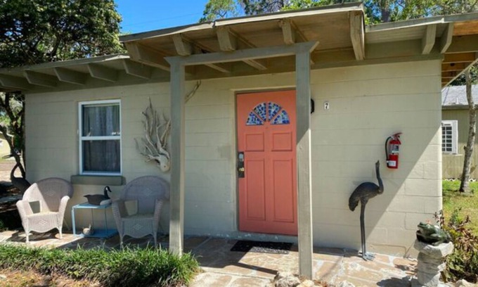 Inglis Cabin | Exceptional Stay at The Crane Cottage: Pool & Pet Friendly