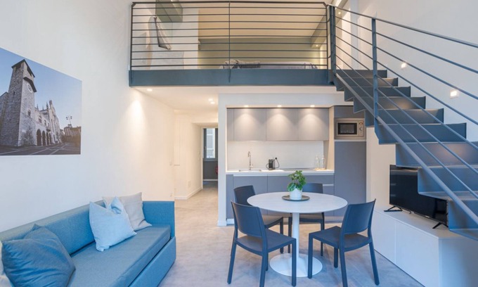 Como City Centre Apartment | Experience 07 Tigli Visconti with Kitchen & Accessibility