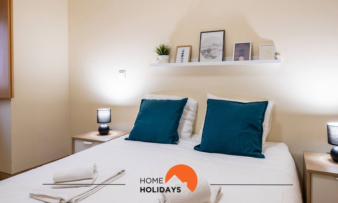 Peneco Beach House | Experience Oceanfront Bliss with Private Terrace & AC