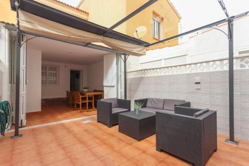 Santa Pola Apartment | Discover Gran Playa 006 - Comfort for Family Getaways