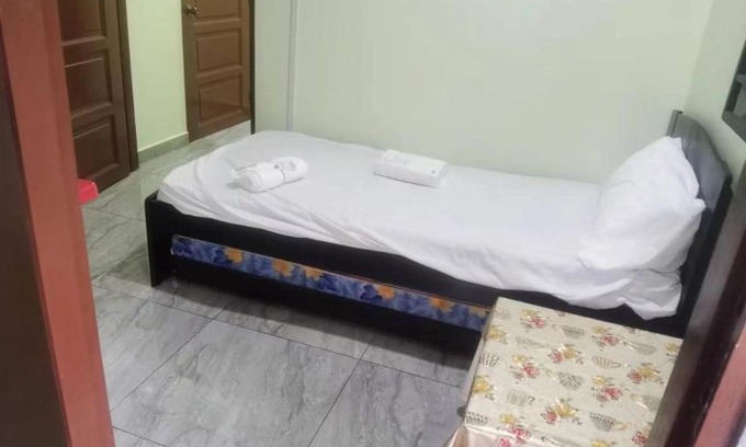 Kuala Lumpur House | Cozy Room with Kitchen, Bathroom, and Laundry Facilities
