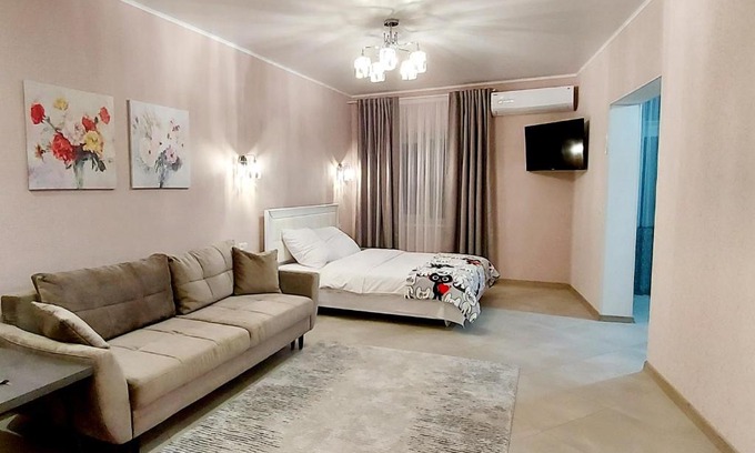 Mykolaiv Apartment | Stylish Loft Studio - Guest Rated 9.9 & Child Friendly