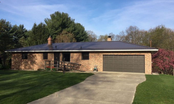 Niles House | Family-Friendly 3 BR Home with Kitchen Near ND Attractions