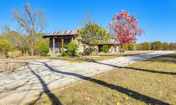 Shell Knob Cabin | 1/2-Mi to Lake: Cabin on 43 Acres in Shell Knob!