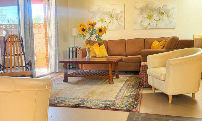 Oro Valley House | Spacious 1,200 sq. ft. Private Casita with Kitchen & Breakfast