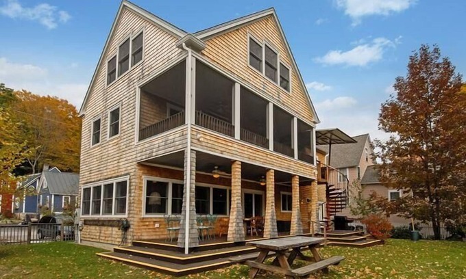 Meredith House | Idyllic 1/4 Acre Woods on Lake Waukewan - Top Rated Stay