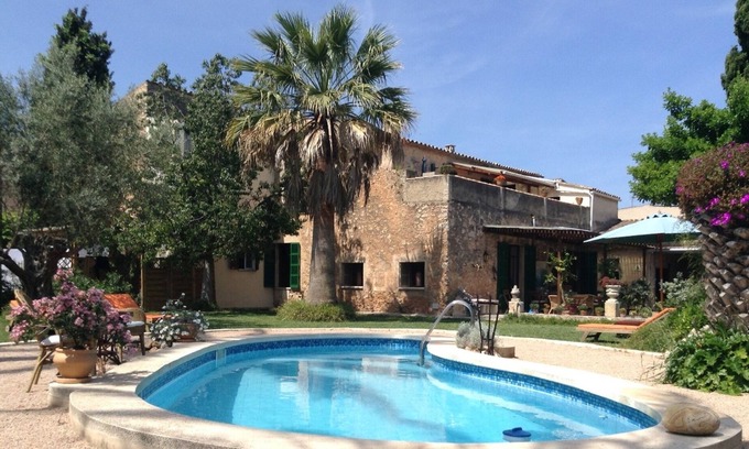 Sencelles Apartment | Charming 1.5 Room Studio in Historic Manor with Pool