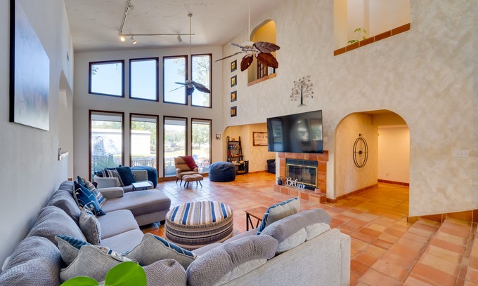 Forest City House | Pet-Friendly Apopka Retreat with Spacious Backyard & Gym