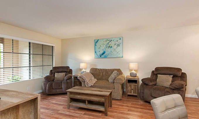 Carmel Valley Condo | Cozy 1-Bedroom Haven near Del Mar Beaches & Racetracks