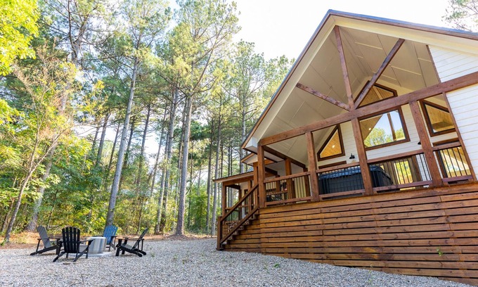 Pickens Cabin | Serene 1 Bedroom Retreat with Hot Tub and Lake Views