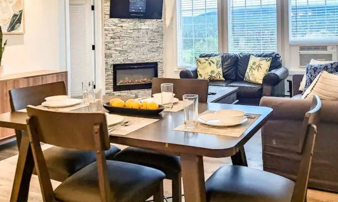 East Kootenay Condo | Cozy 1 BDRM Condo with Mountain View & Great Amenities