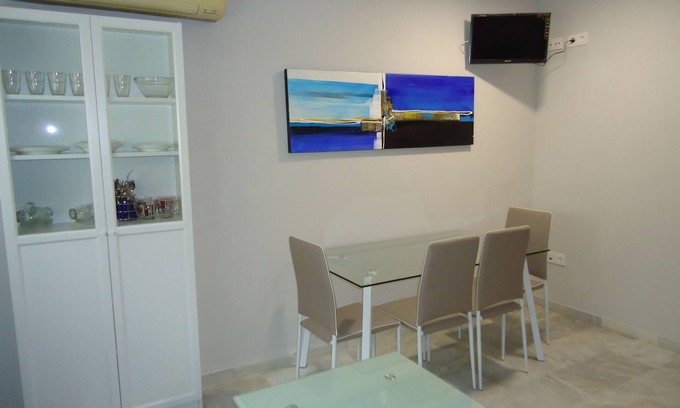 Norte Apartment | Discover a Cozy Apartment in Granada with Spa & Kitchen