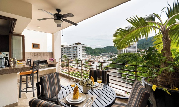 Romantic Zone Condo | Mountain View Suite with Pool & Oceanfront Access