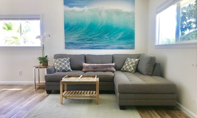 Haleiwa House | Beachside 1-Bedroom Retreat with Ocean View & Kids Friendly