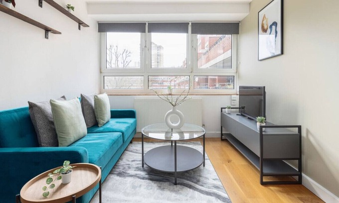 Latchmere Apartment | Discover The Battersea Flats: Family-Friendly Comfort Awaits