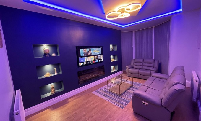 Bradford Apartment | Experience Imperial Suites Bradford with Spa and Hot Tub
