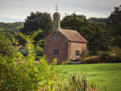 Halmonds Frome House | Cozy One Bed Retreat in Bishops Frome - Family & Pet Friendly