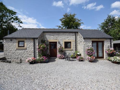Hope Valley House | Cozy 1 Bed in Bradwell - Perfect for Families and Pets