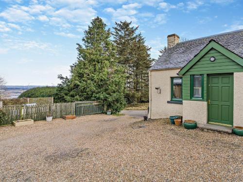 Perth House | Cozy 1 Bed in Dunning, Perfect for Families and Pets