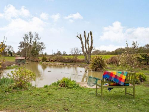 Hawarden Apartment | Comfortable 1 Bed in Hawarden - Family & Pet Friendly