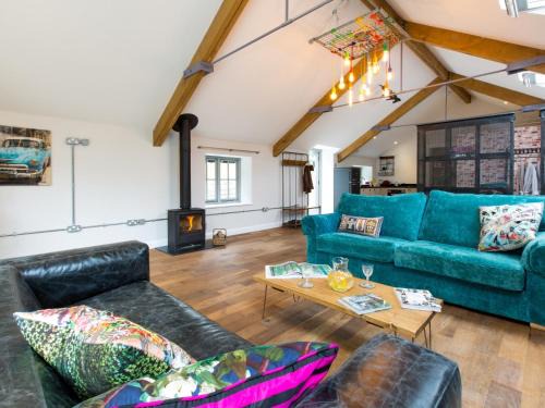 Umberleigh House | Cozy 1 Bed Retreat in High Bickington - Family & Pet Friendly