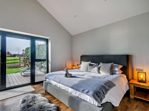 South Milford House | Cozy 1 Bed Retreat in Leeds - Pet Friendly & Family Ready