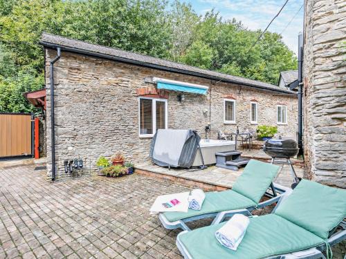 Kerne Bridge House | Cozy 1 Bed Retreat in Ross-on-Wye with Hot Tub & More