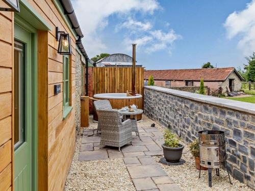 Taunton House | Cozy 1 Bed in Taunton with Hot Tub & Pet-Friendly Options