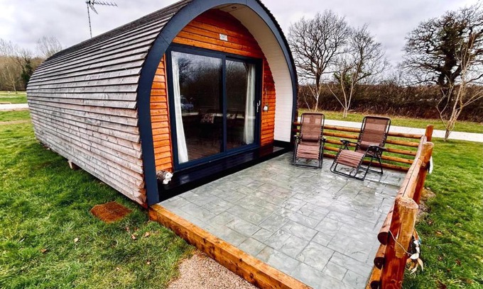 Wrexham House | Cozy 1-Bed Pod Cabin Surrounded by Nature in Wrexham