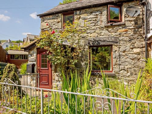 Trefriw House | Cozy 1-Bed Retreat in Trefriw, North Wales