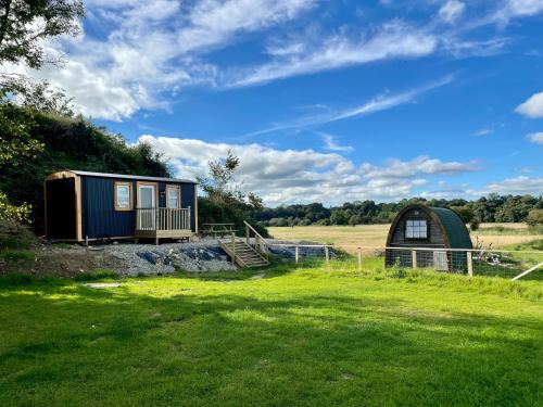 Omagh House | Cozy Shepherds Hut Near Gortin Omagh with Great Reviews