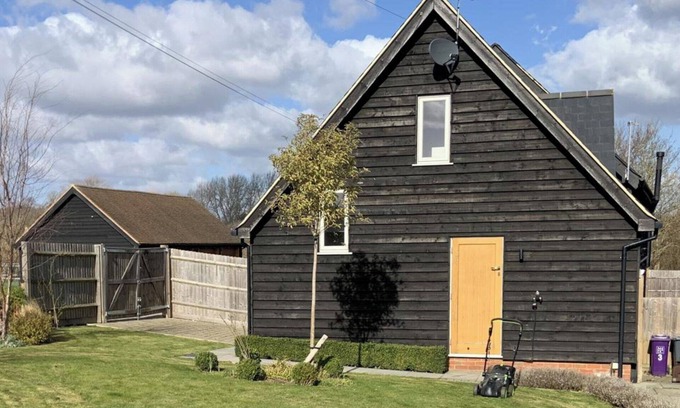 Hitchin House | Cozy 1-Bed Apartment in Hitchin with Pet-Friendly Options
