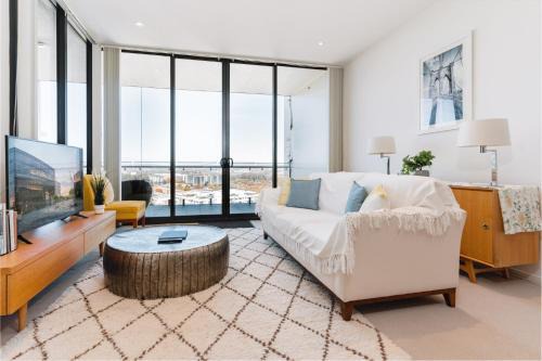 City East Apartment | Inviting 1-Bed Retreat with Pool, Gym & Scenic Views
